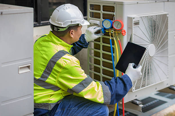 Professional Hvac technician working in Wayland, IA